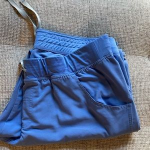 💙 FIGS Kade XL scrub pants in Ceil blue 💙